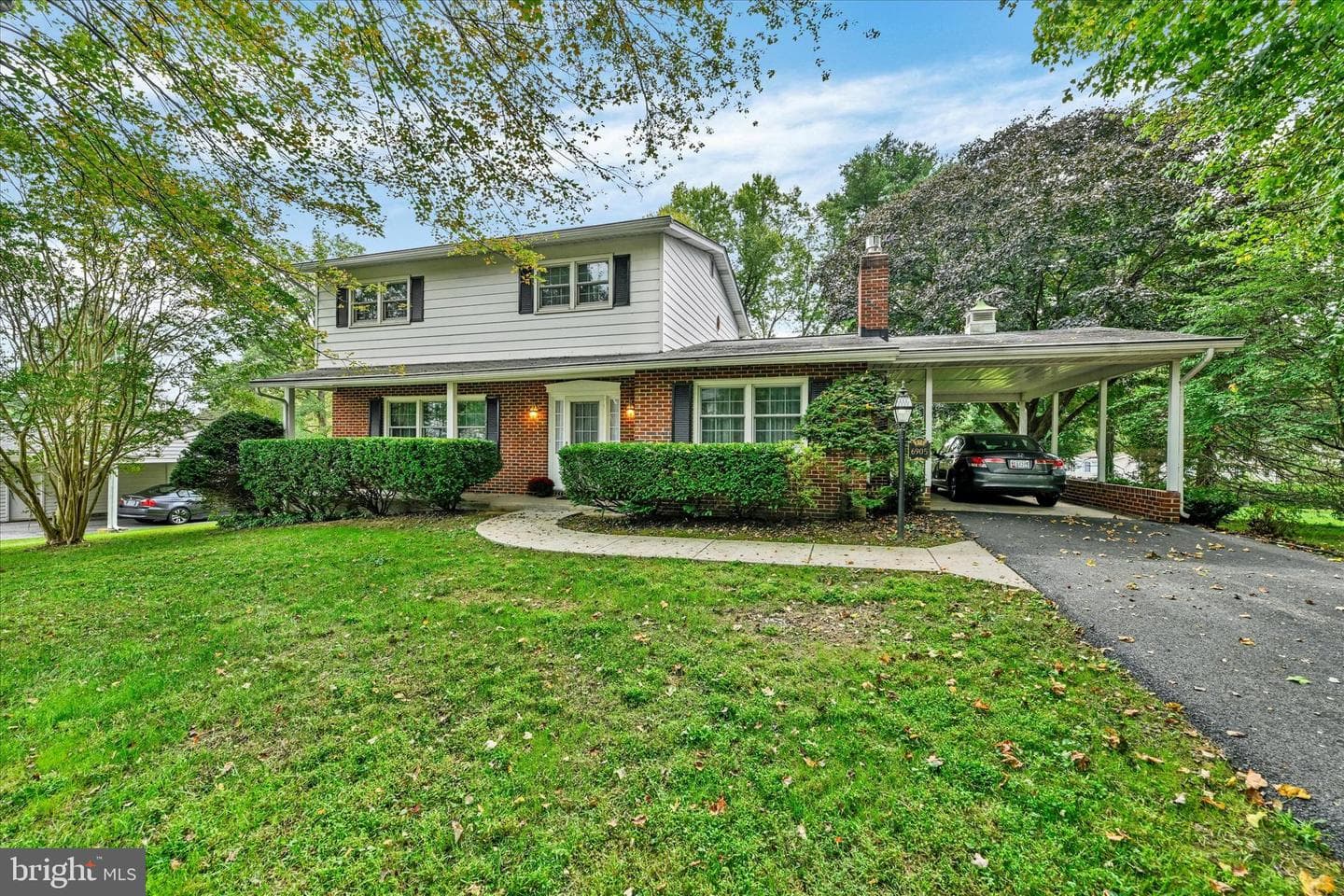6905 Spring Hill Drive photo 2