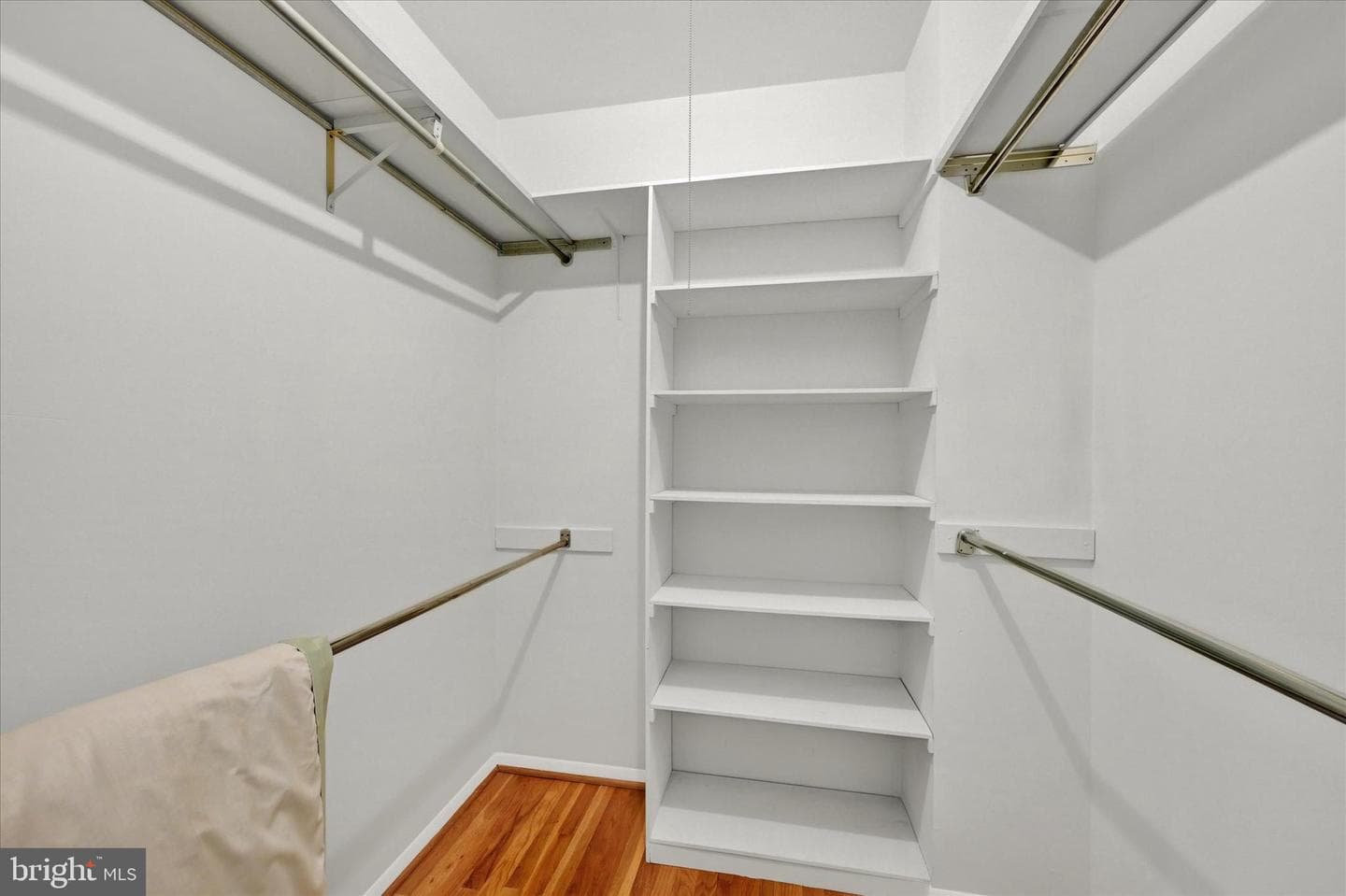 6905 Spring Hill Drive photo 24