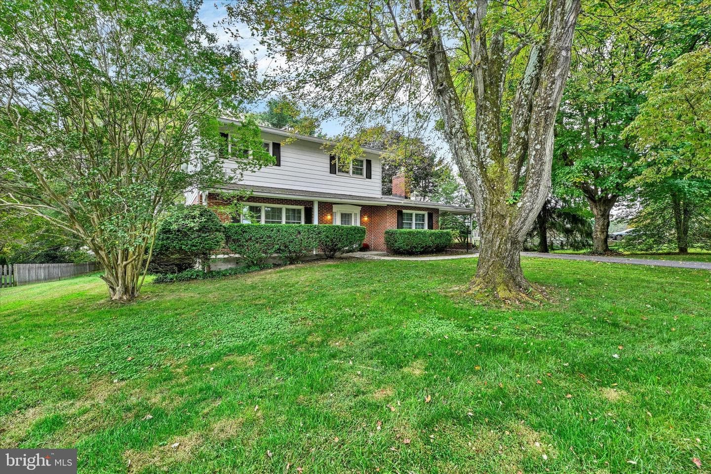 6905 Spring Hill Drive photo 3