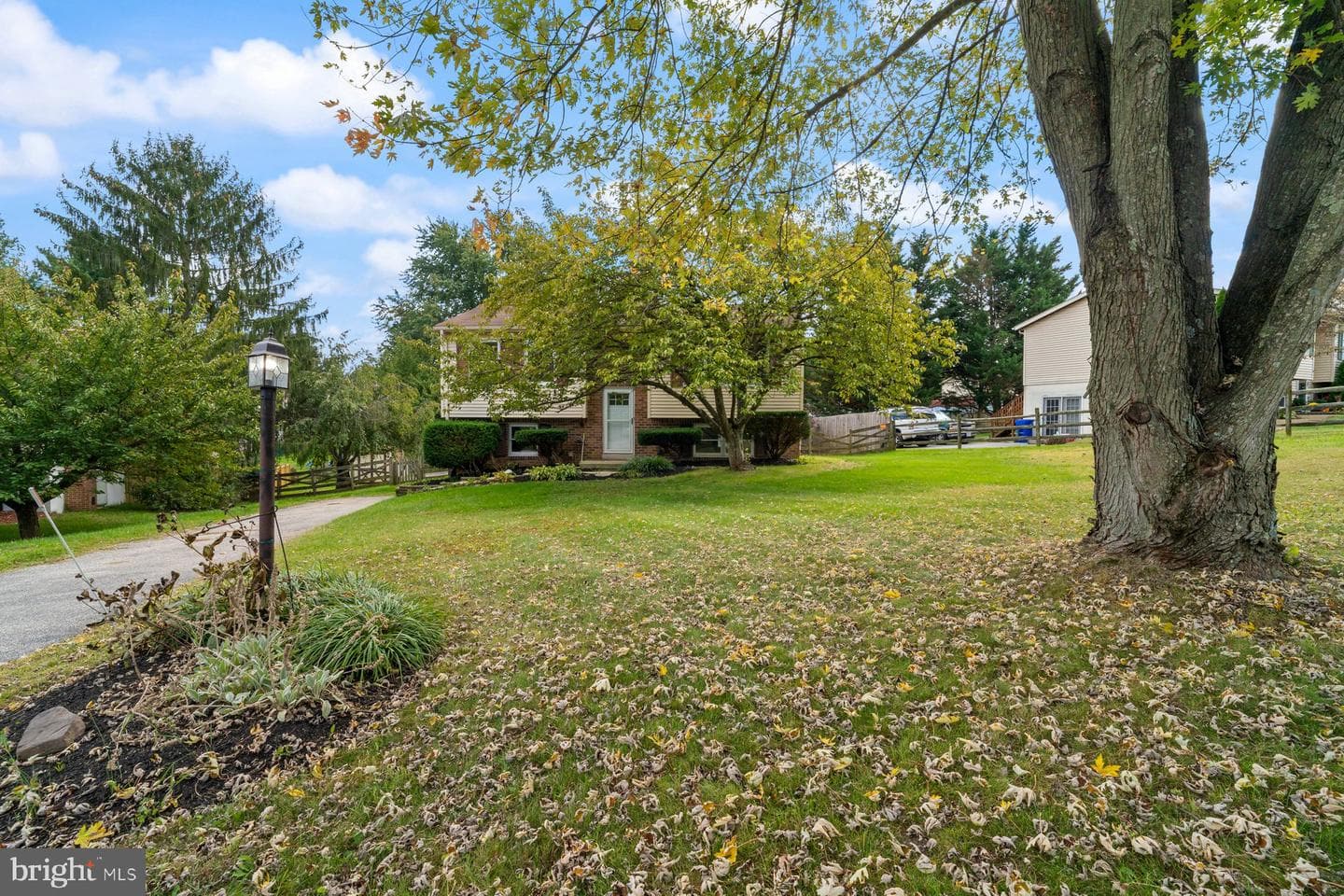 2913 Tulip Way photo 3