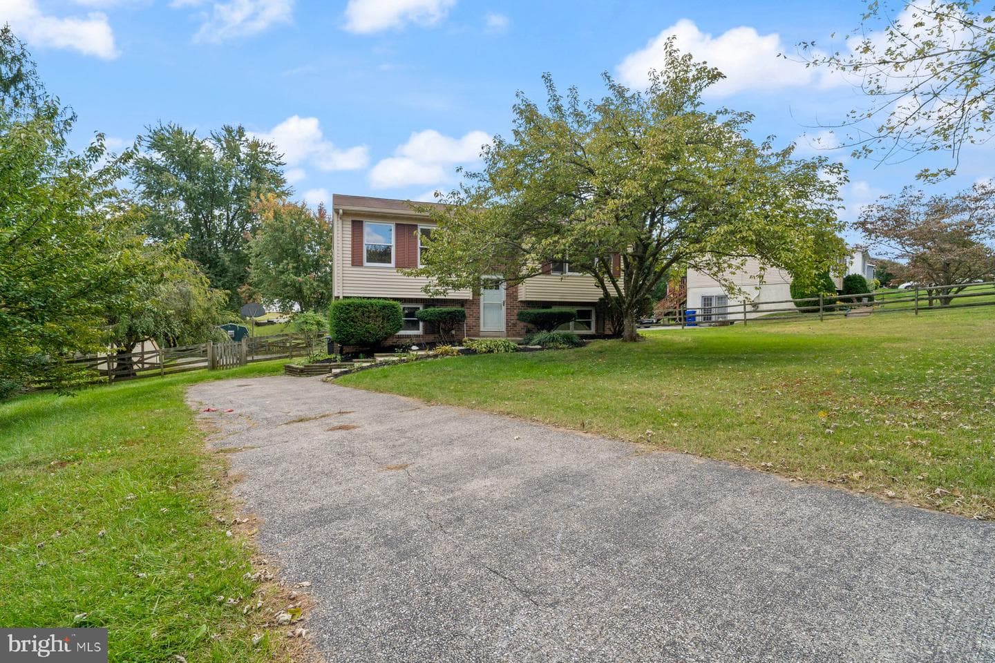 2913 Tulip Way photo 4
