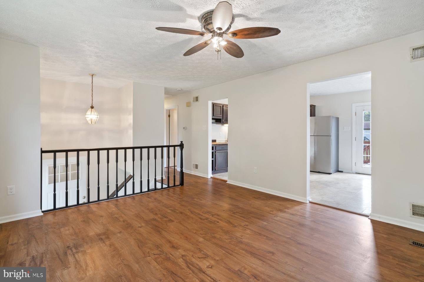 2913 Tulip Way photo 5