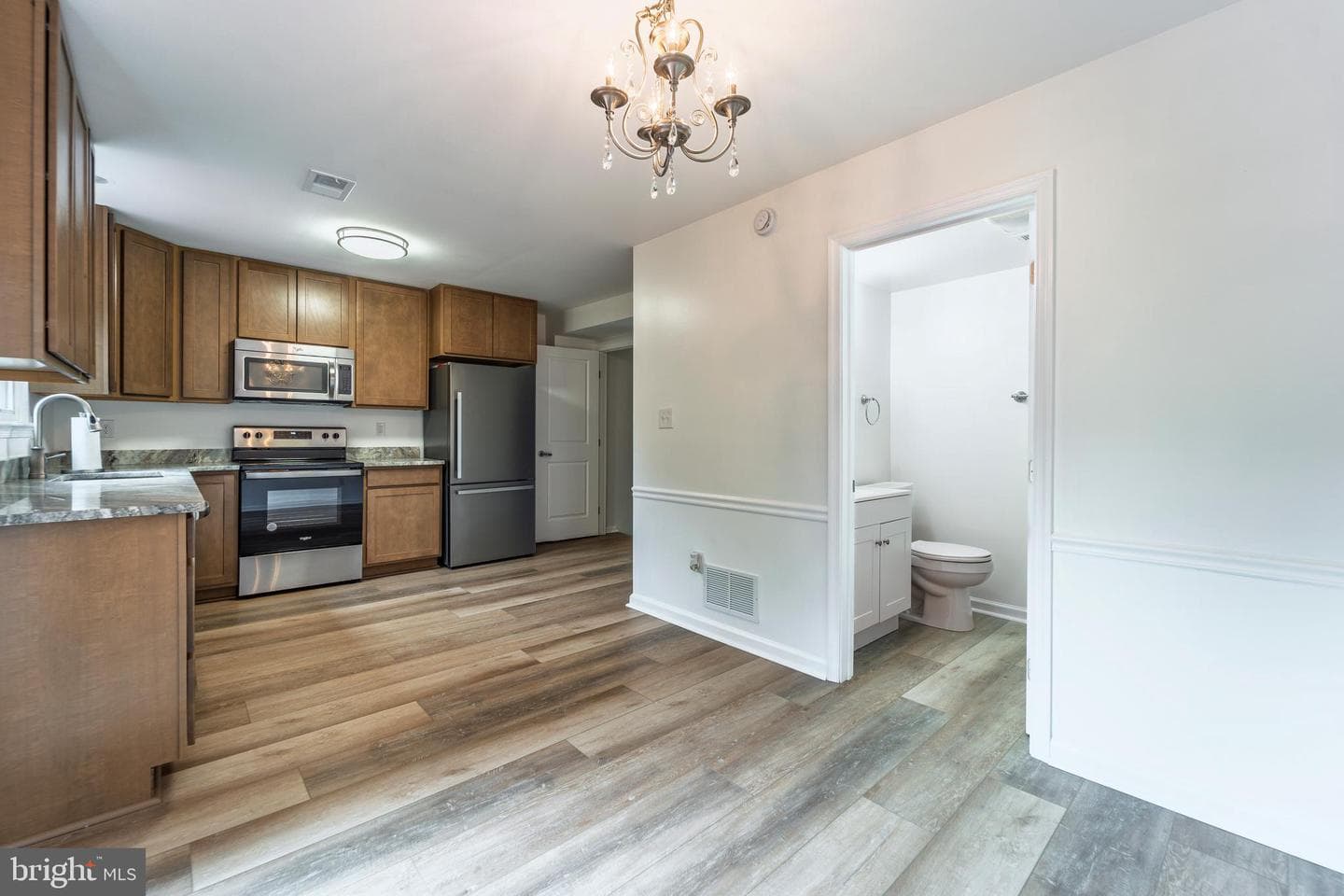 807 Washington Road photo 11