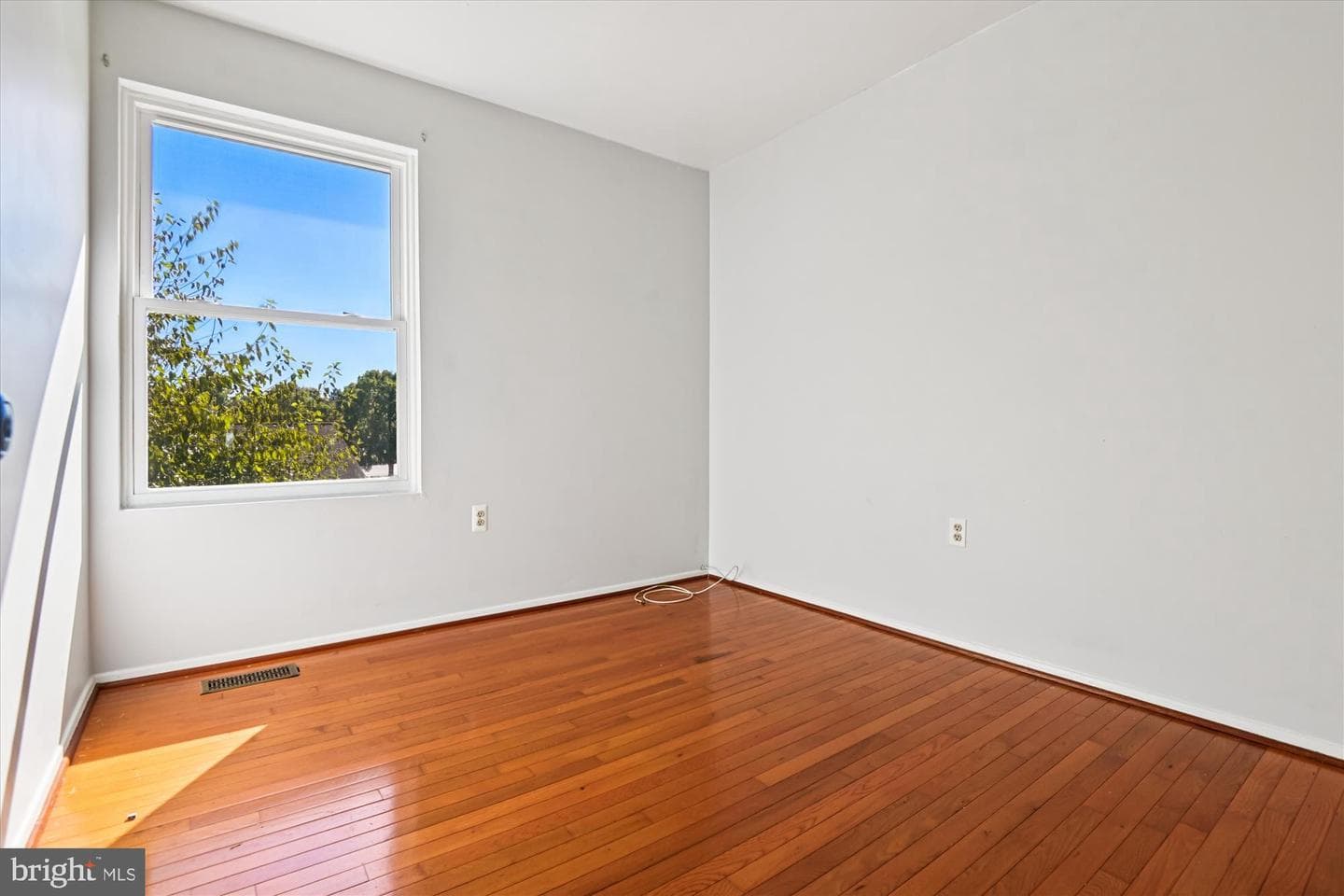 304 Crestview Court photo 24