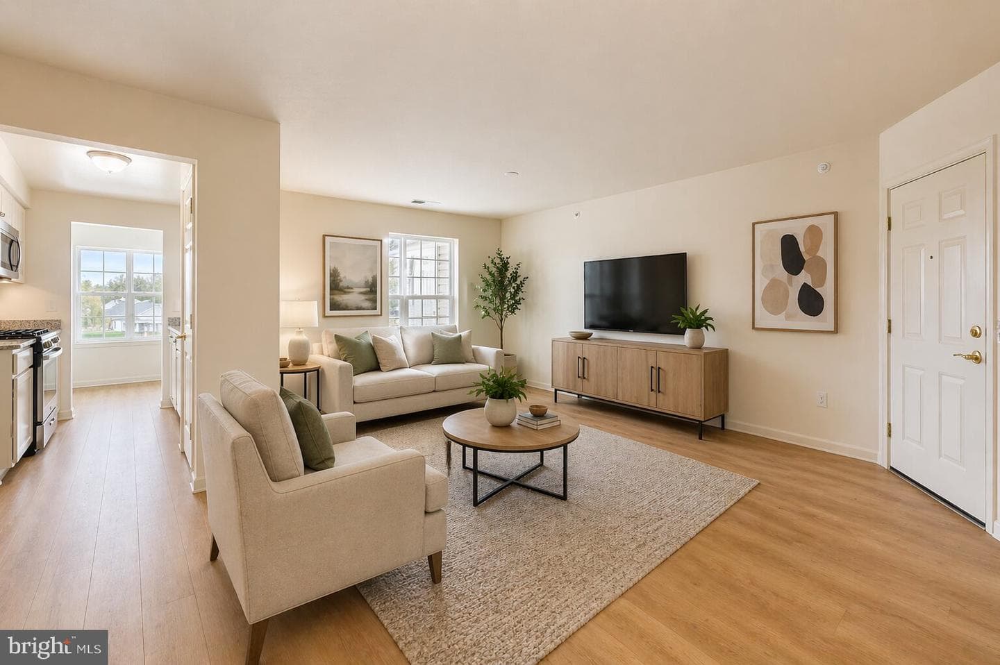820 Wembley Drive #2d, Hampstead