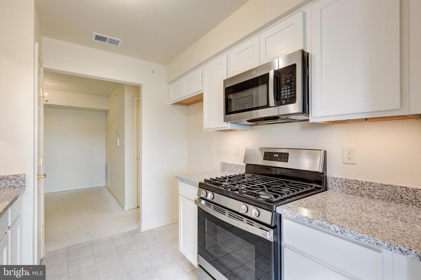 820 Wembley Drive #3d photo 10