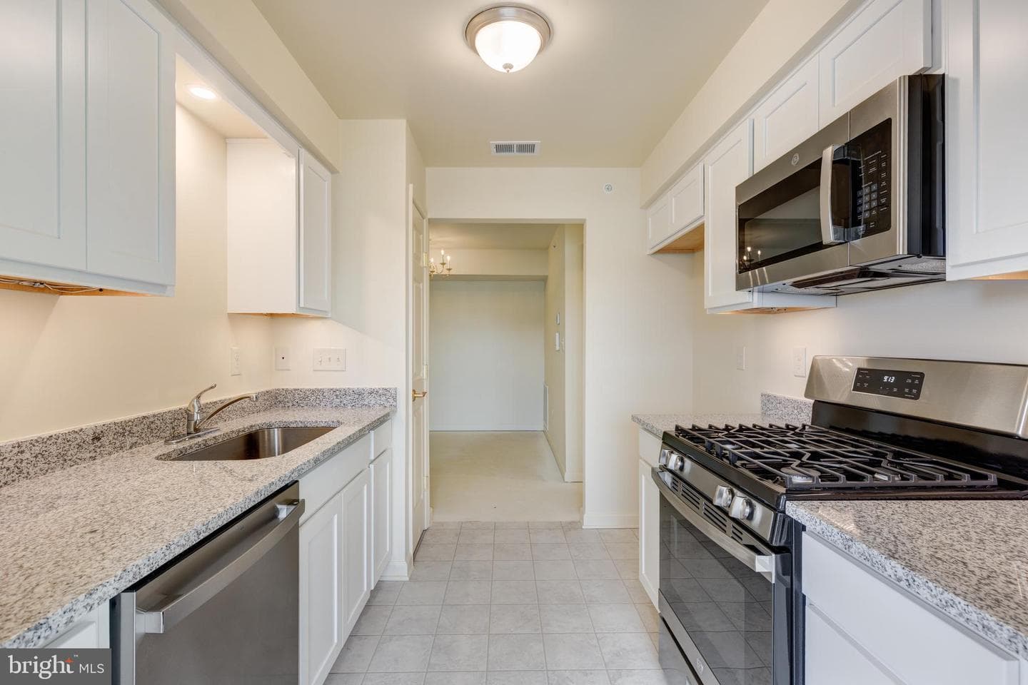 820 Wembley Drive #3d photo 8