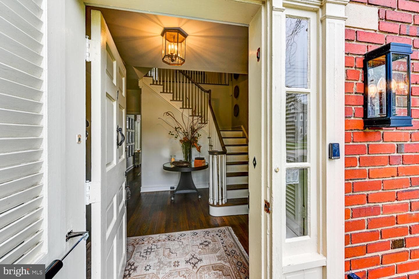 7 New Windsor Road photo 3