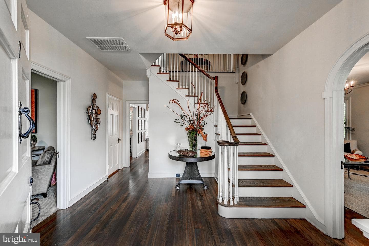 7 New Windsor Road photo 4