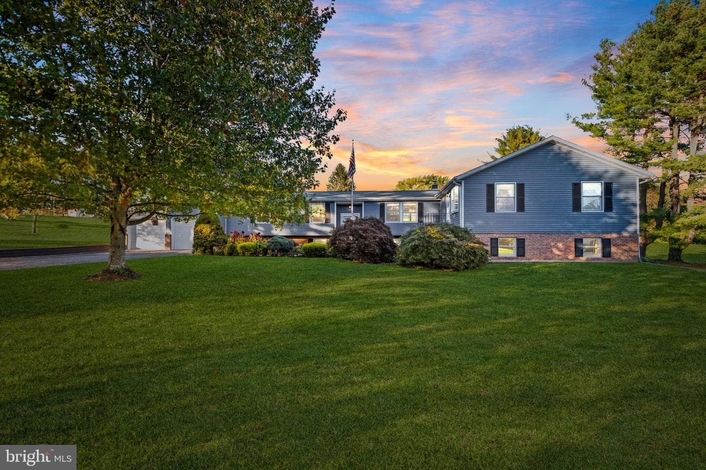 3402 Blueberry Lane photo 2