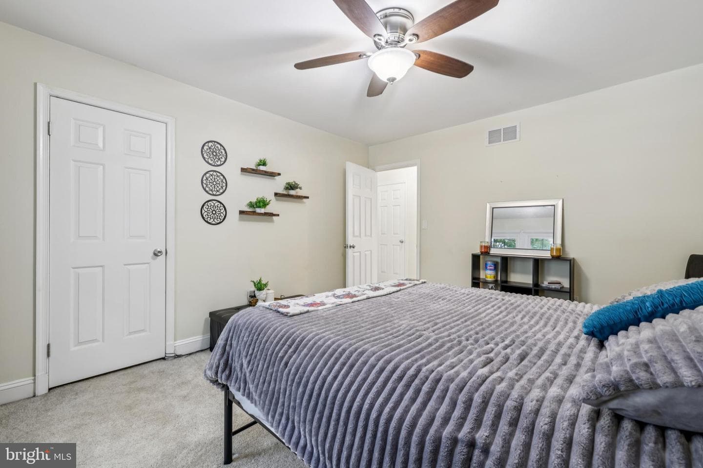 6565 Macbeth Way photo 14