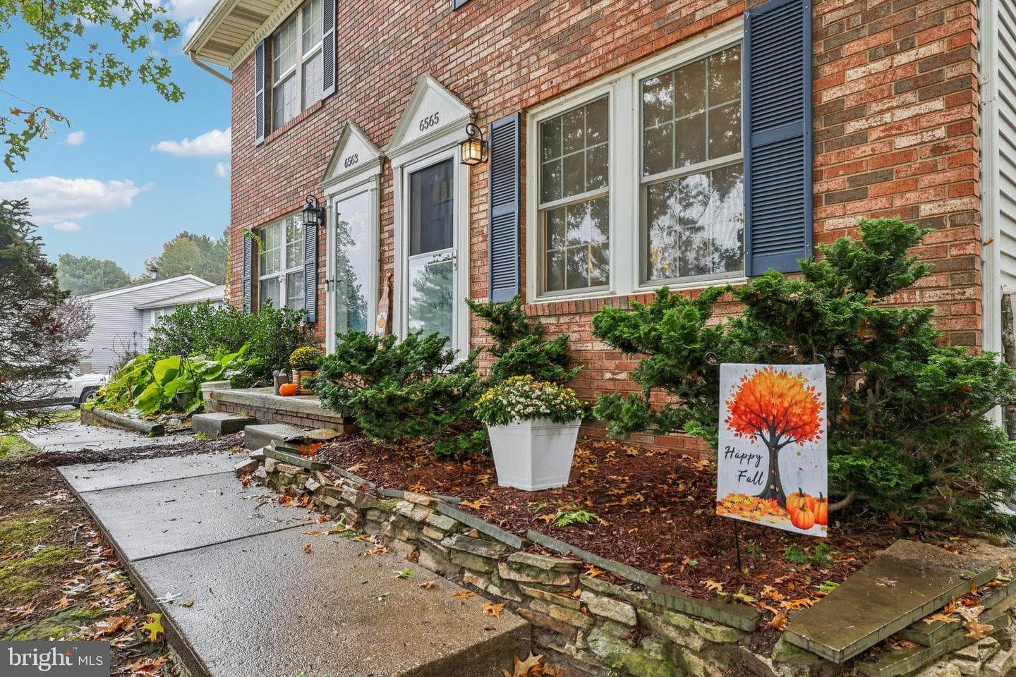 6565 Macbeth Way photo 3
