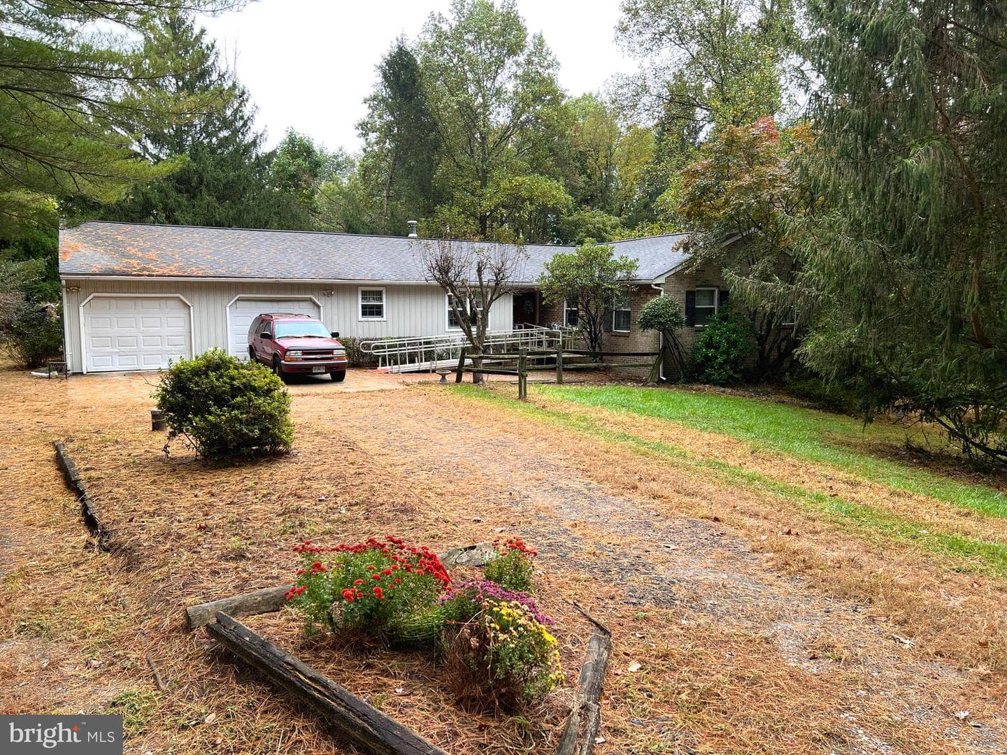 4992 Millers Station Road photo 3