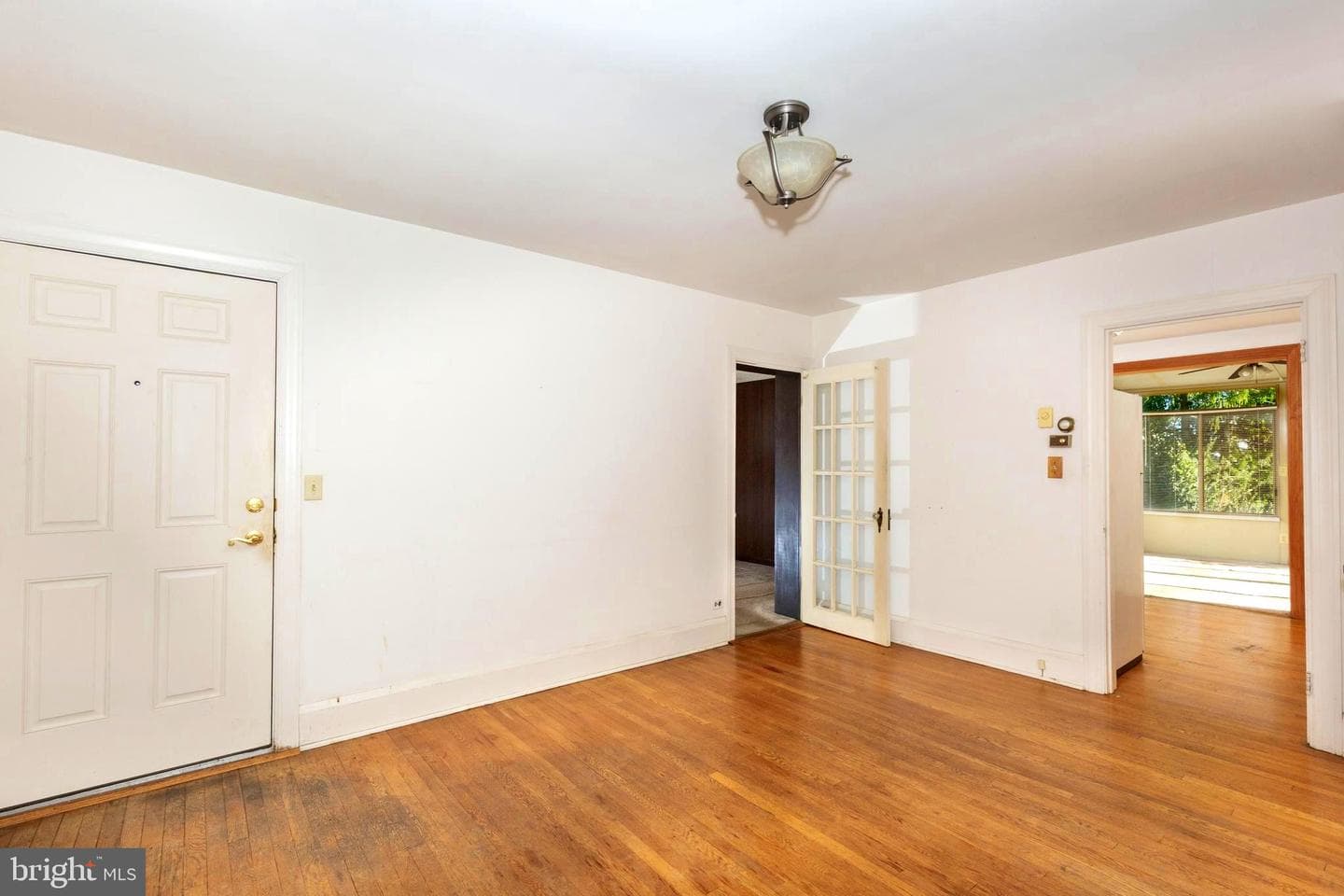88 W Green Street photo 19