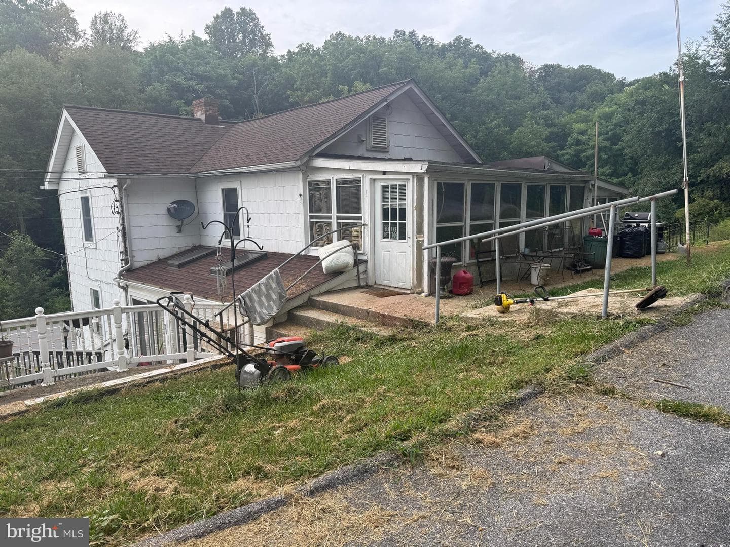 57 Hoff Road photo 3