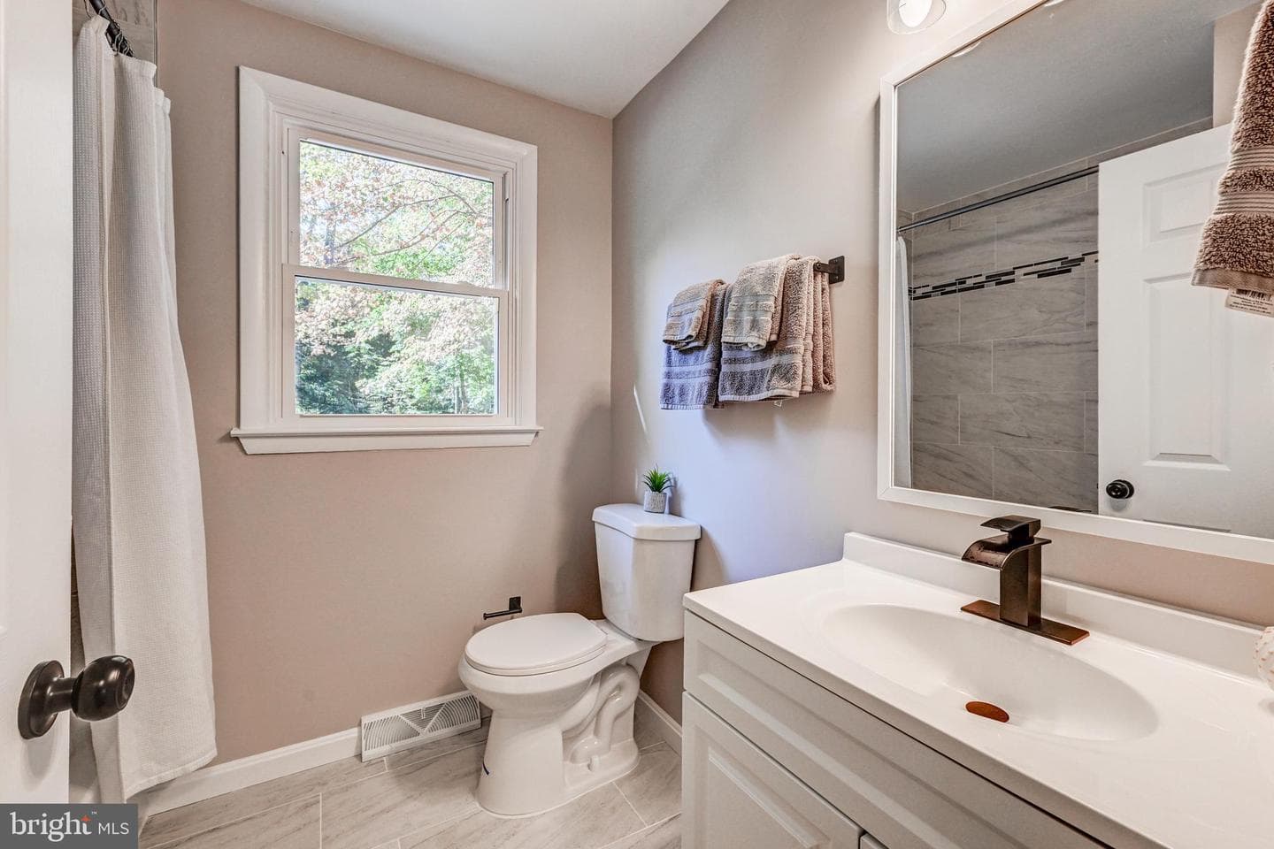 2411 Clydesdale Road photo 37