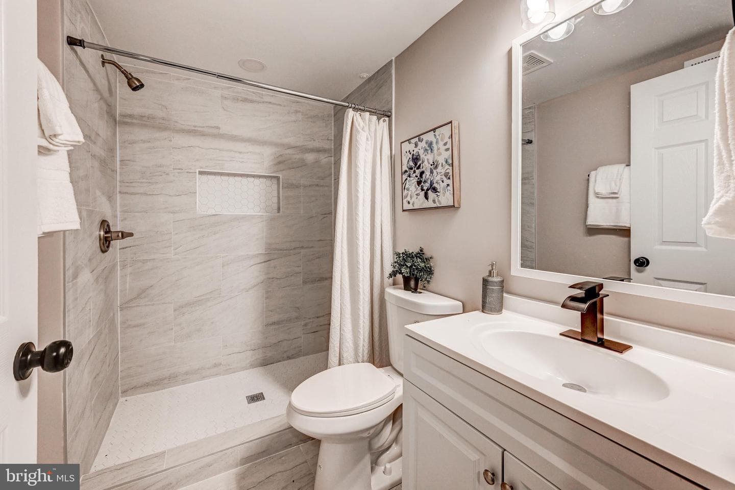 2411 Clydesdale Road photo 43