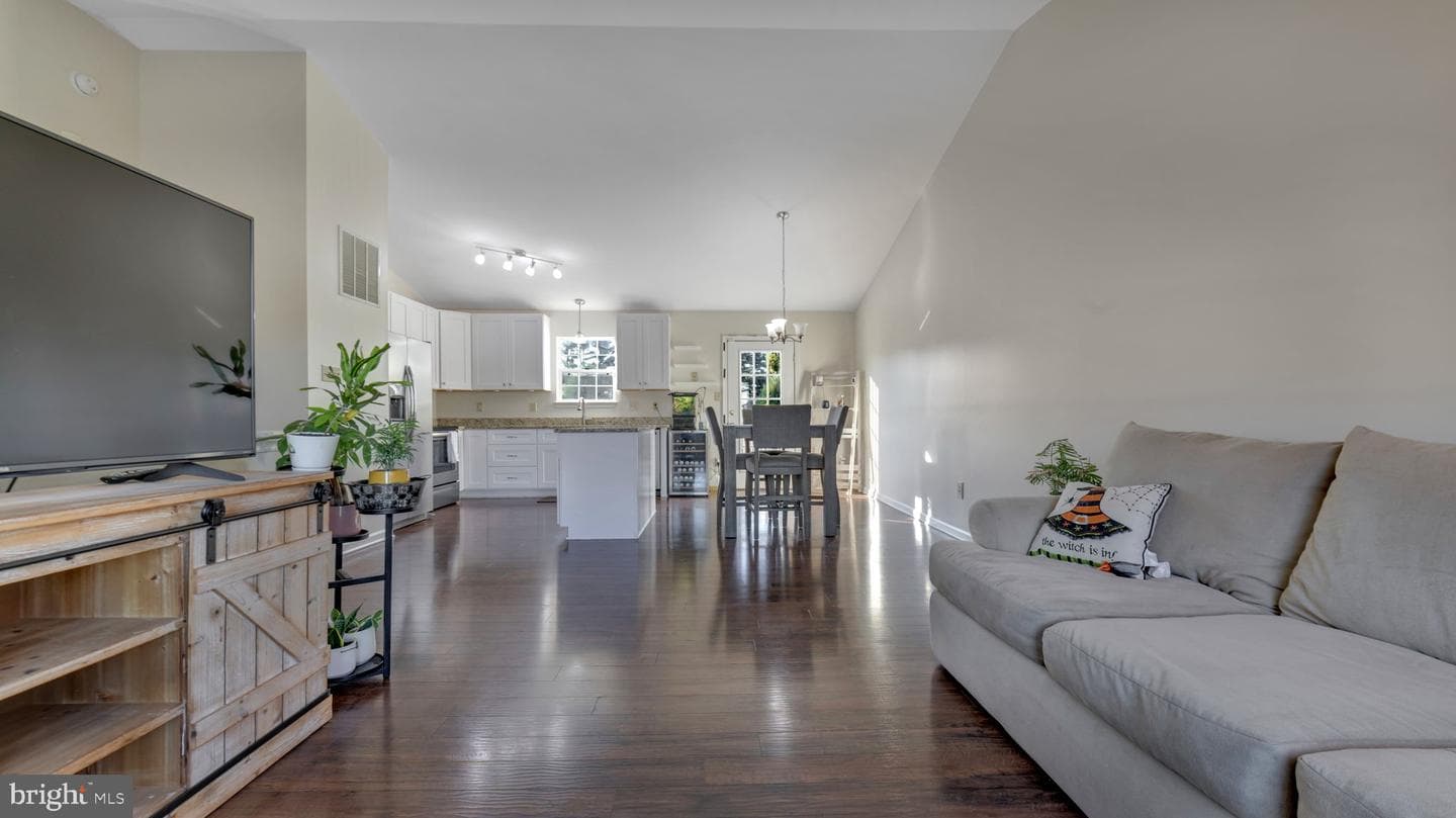 1175 Caton Road photo 15