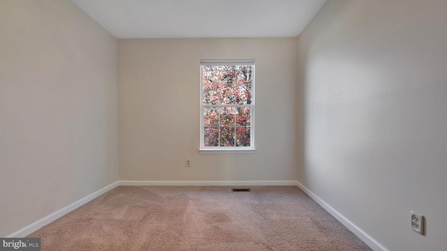1175 Caton Road photo 4