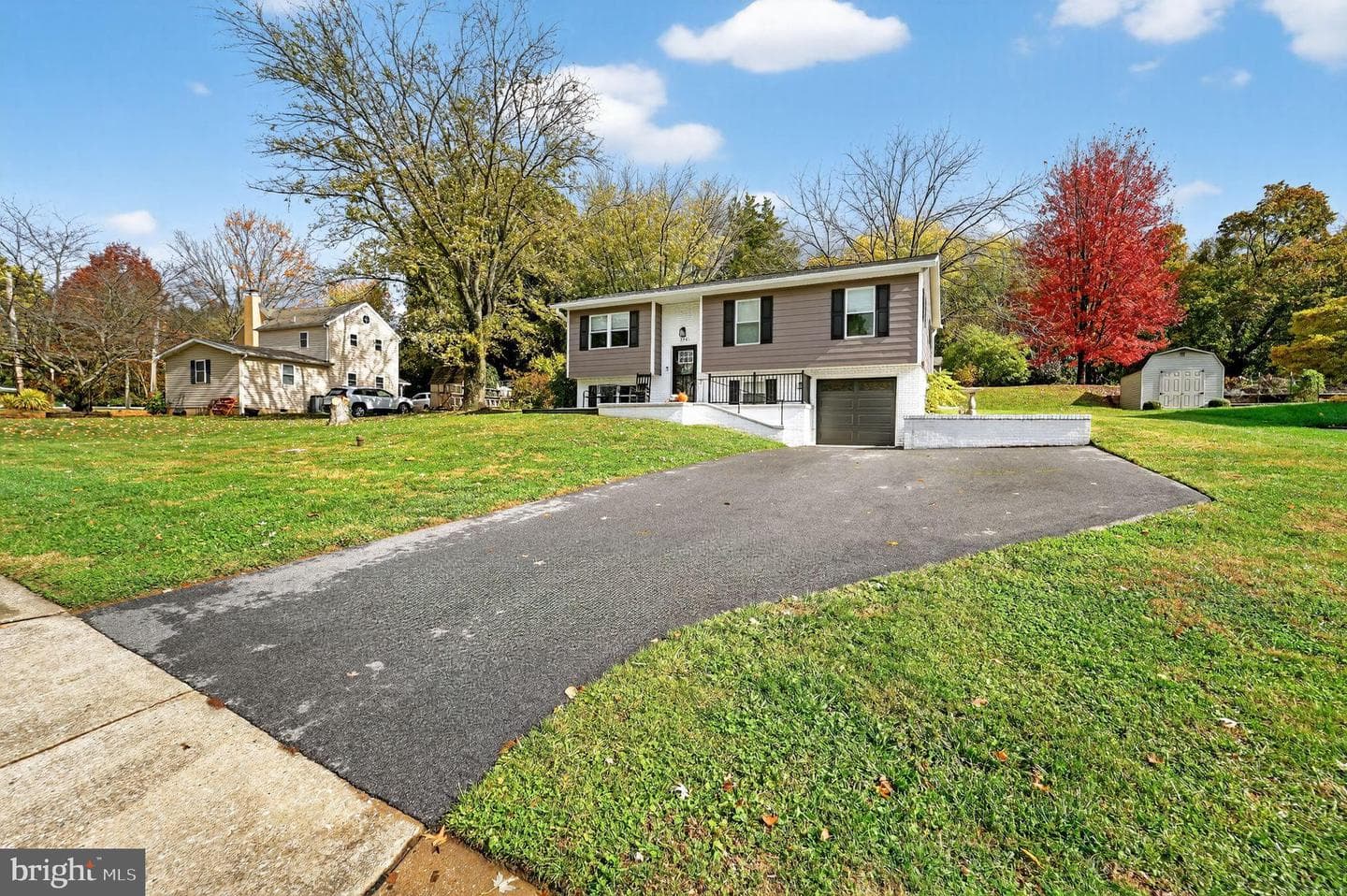 298 Jenny Drive photo 3
