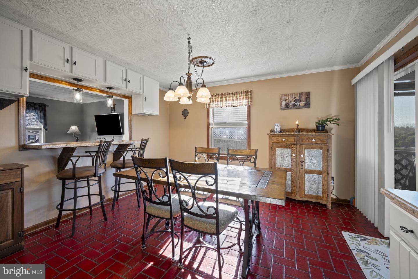 418 London Court photo 14