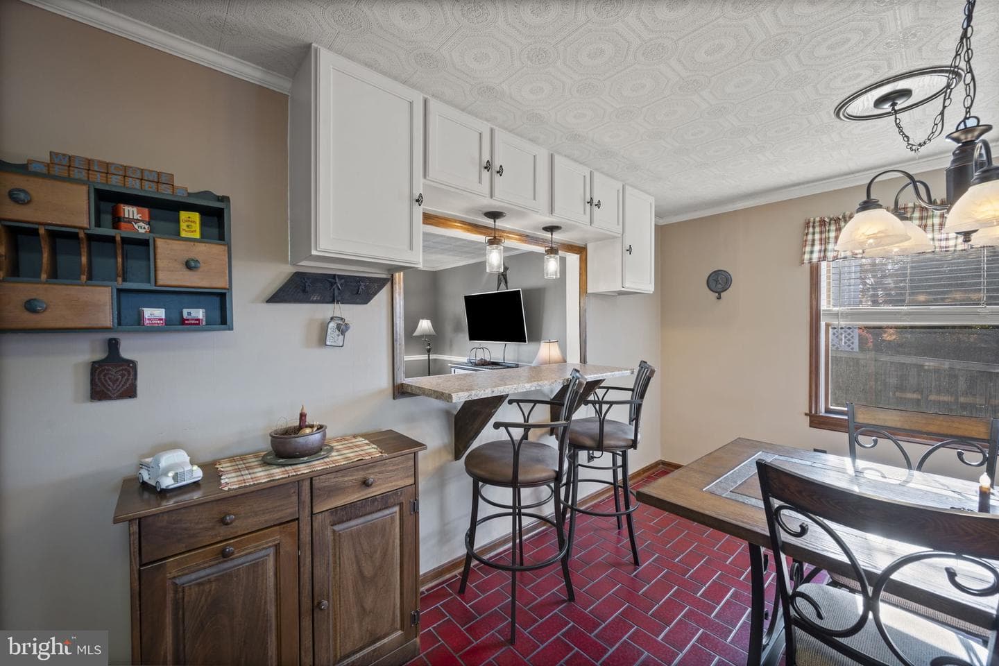 418 London Court photo 16