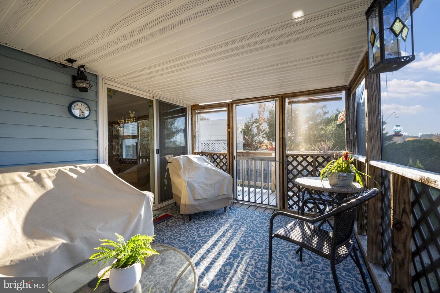 418 London Court photo 21