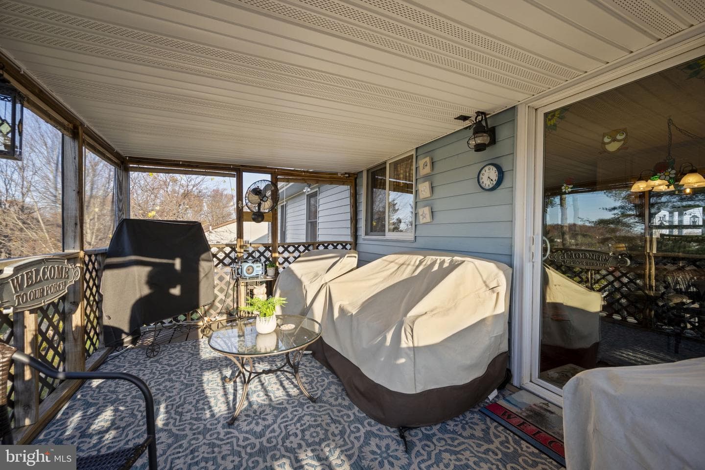 418 London Court photo 22