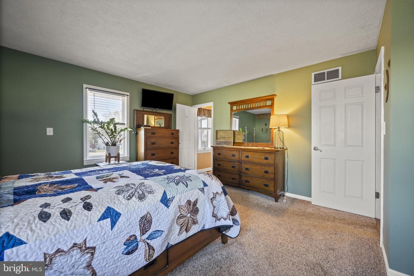 418 London Court photo 26