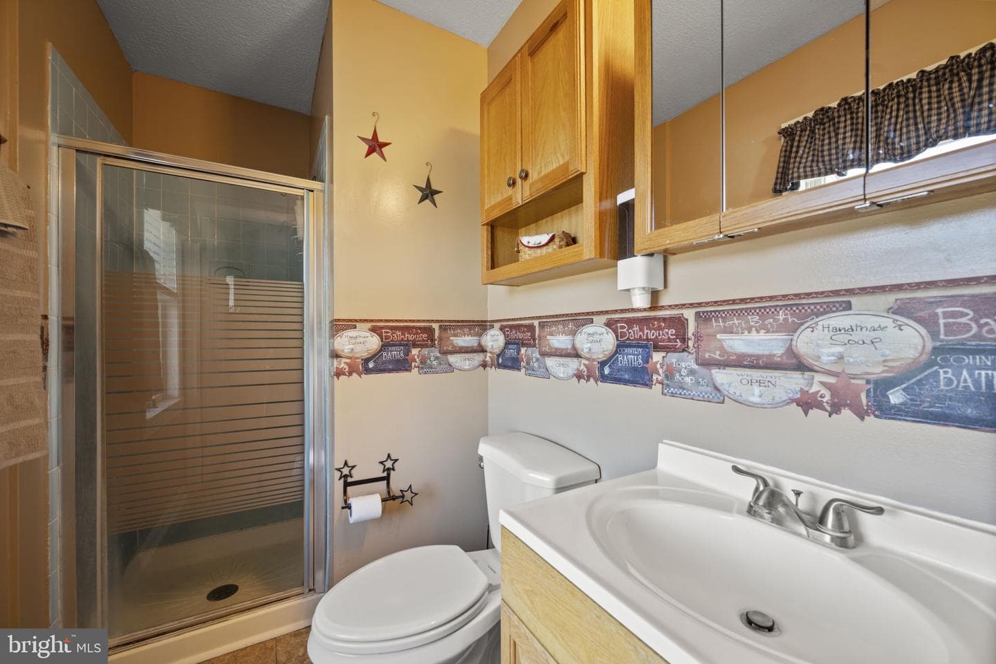 418 London Court photo 28