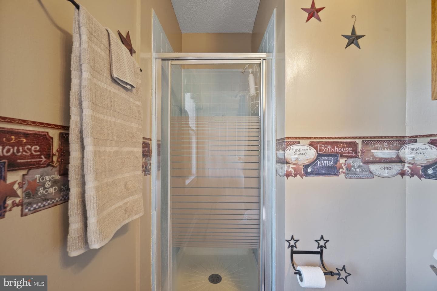 418 London Court photo 29