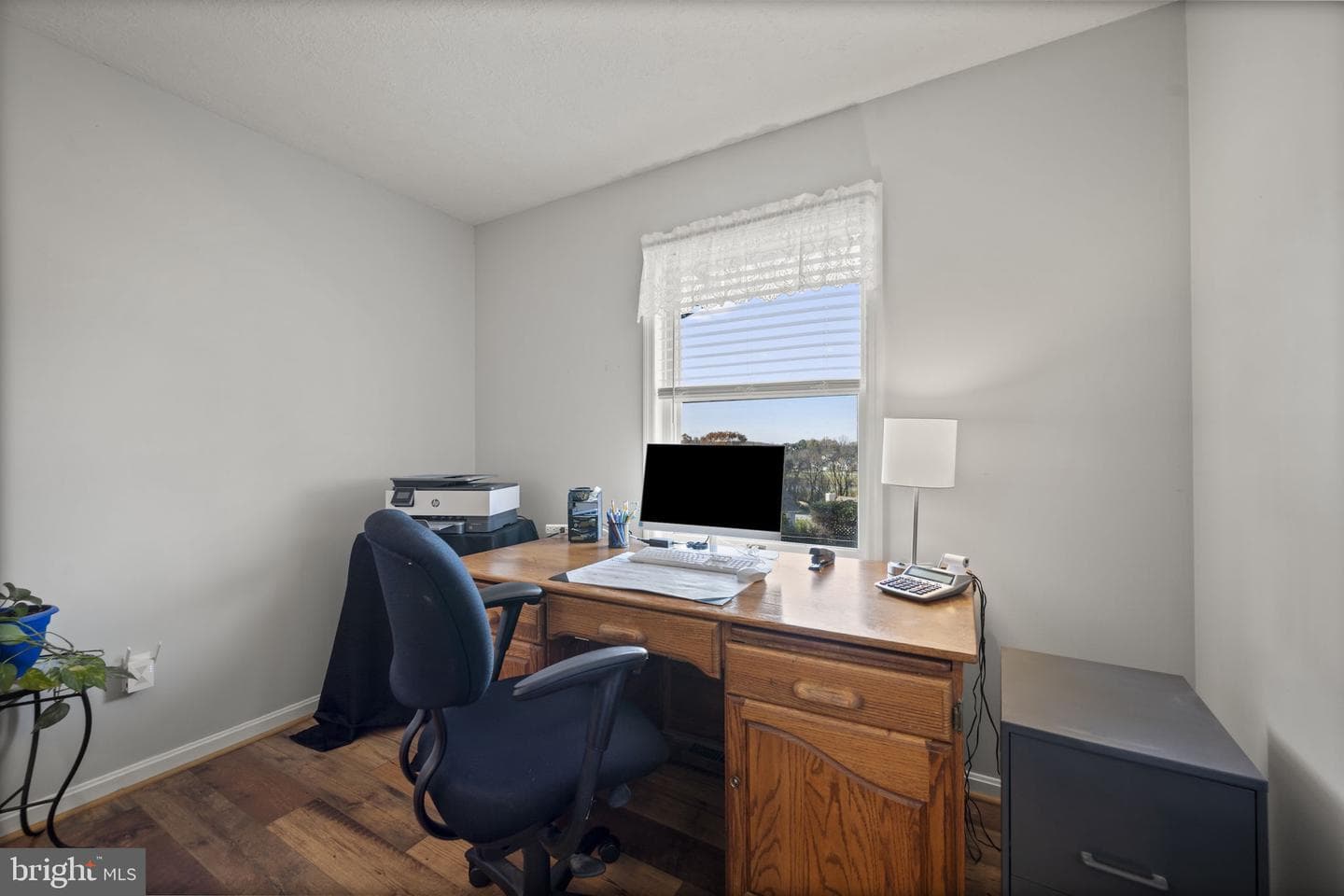 418 London Court photo 35