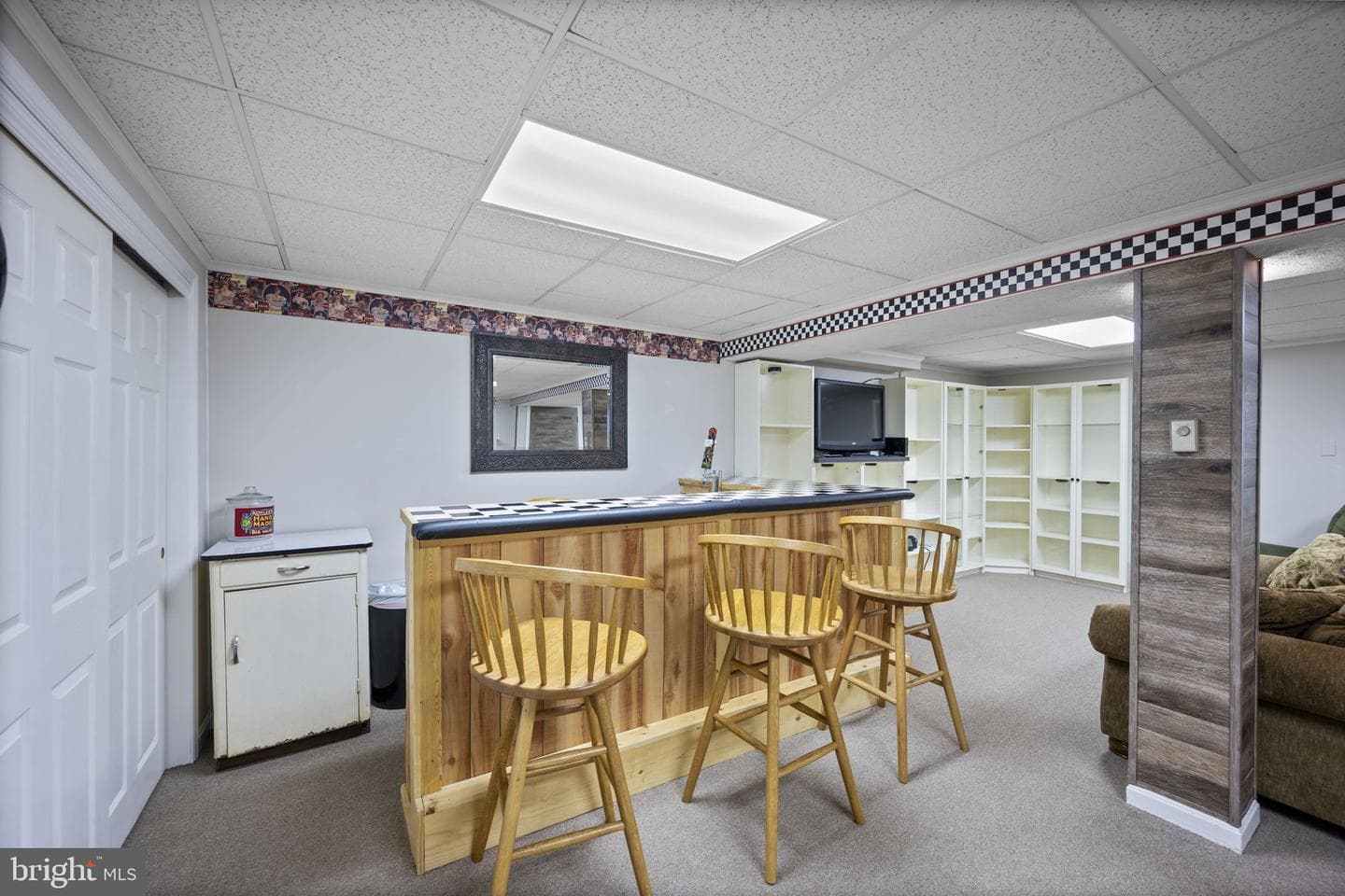 418 London Court photo 38