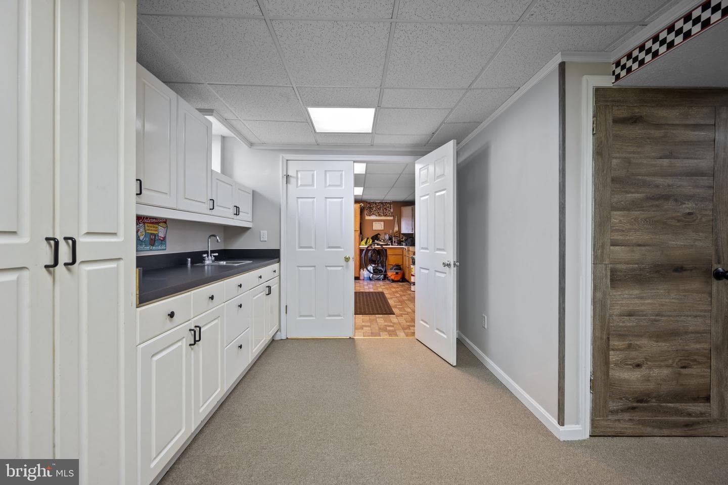 418 London Court photo 43