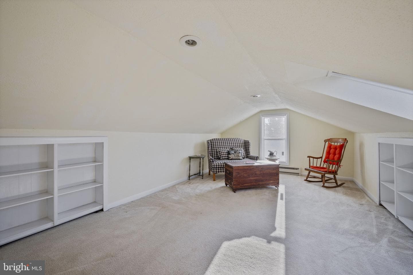 418 London Court photo 46