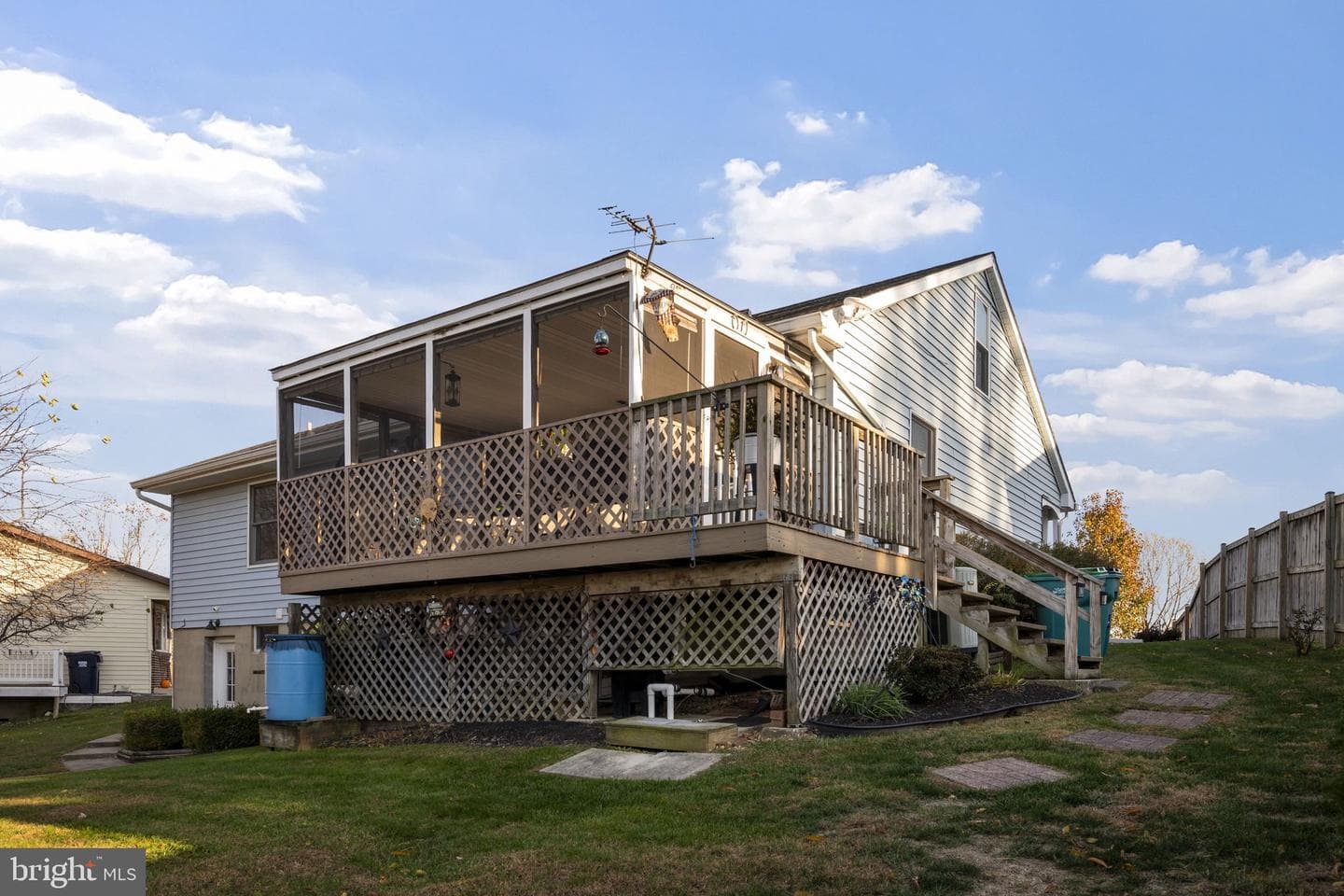 418 London Court photo 48