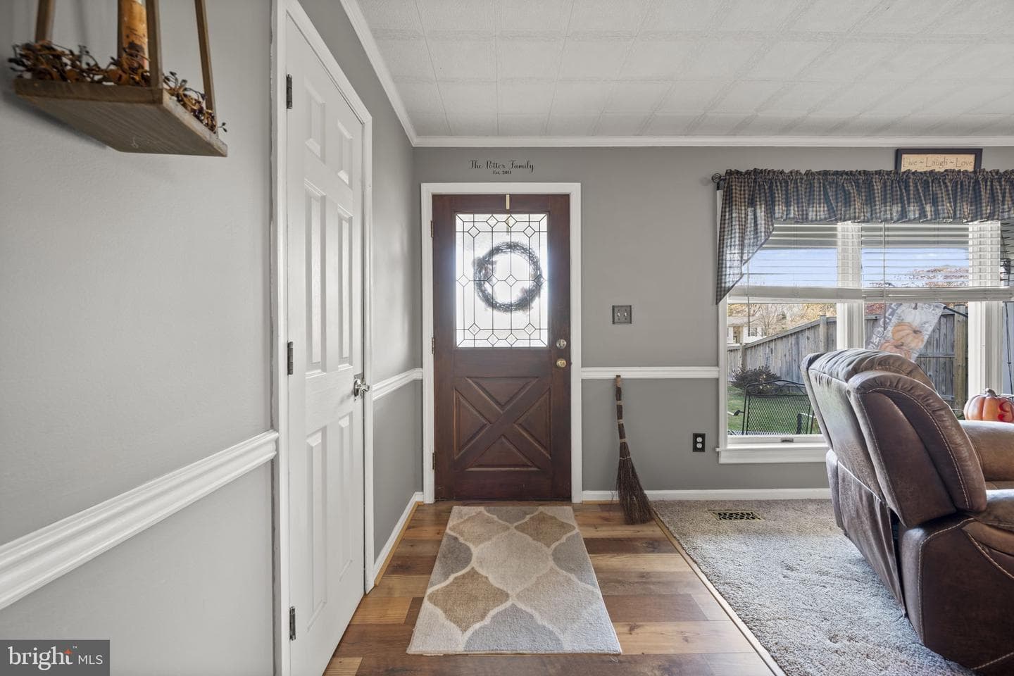 418 London Court photo 6