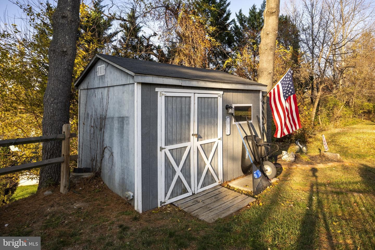 418 London Court photo 62