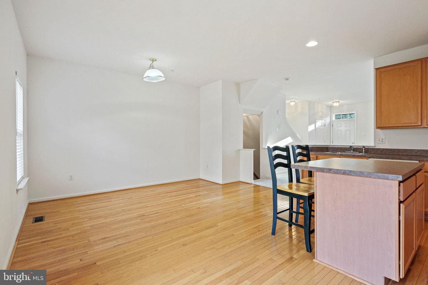 1739 Trestle Street photo 12