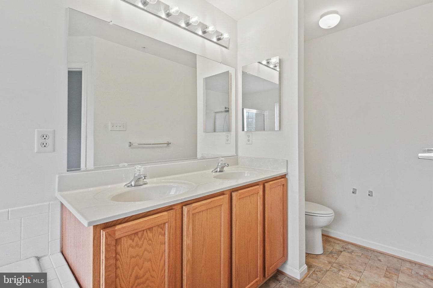 1739 Trestle Street photo 18