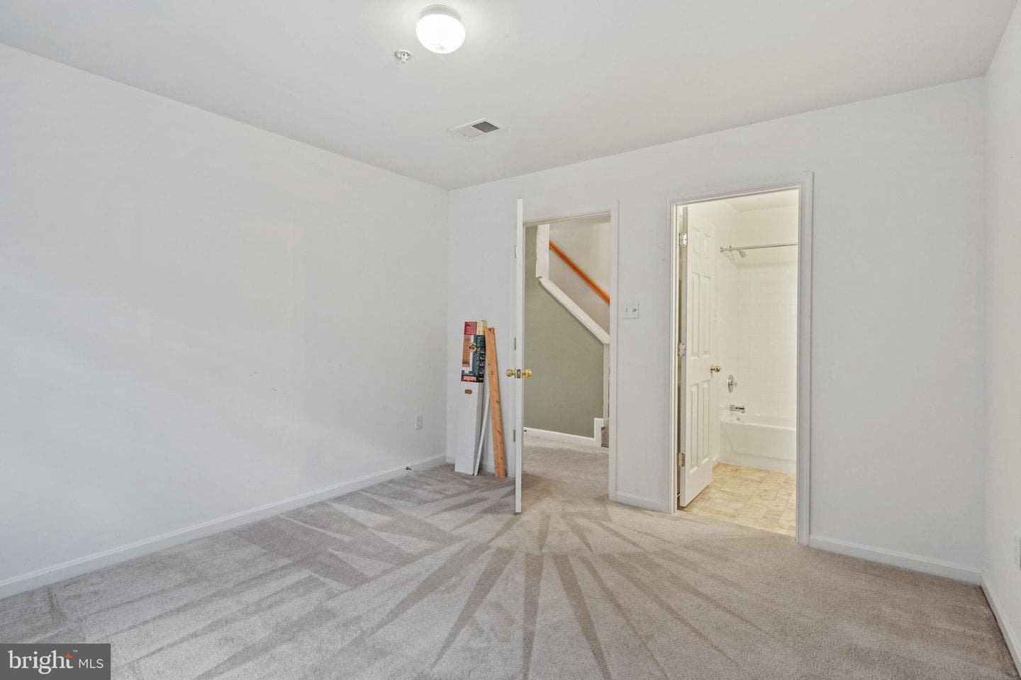 1739 Trestle Street photo 30