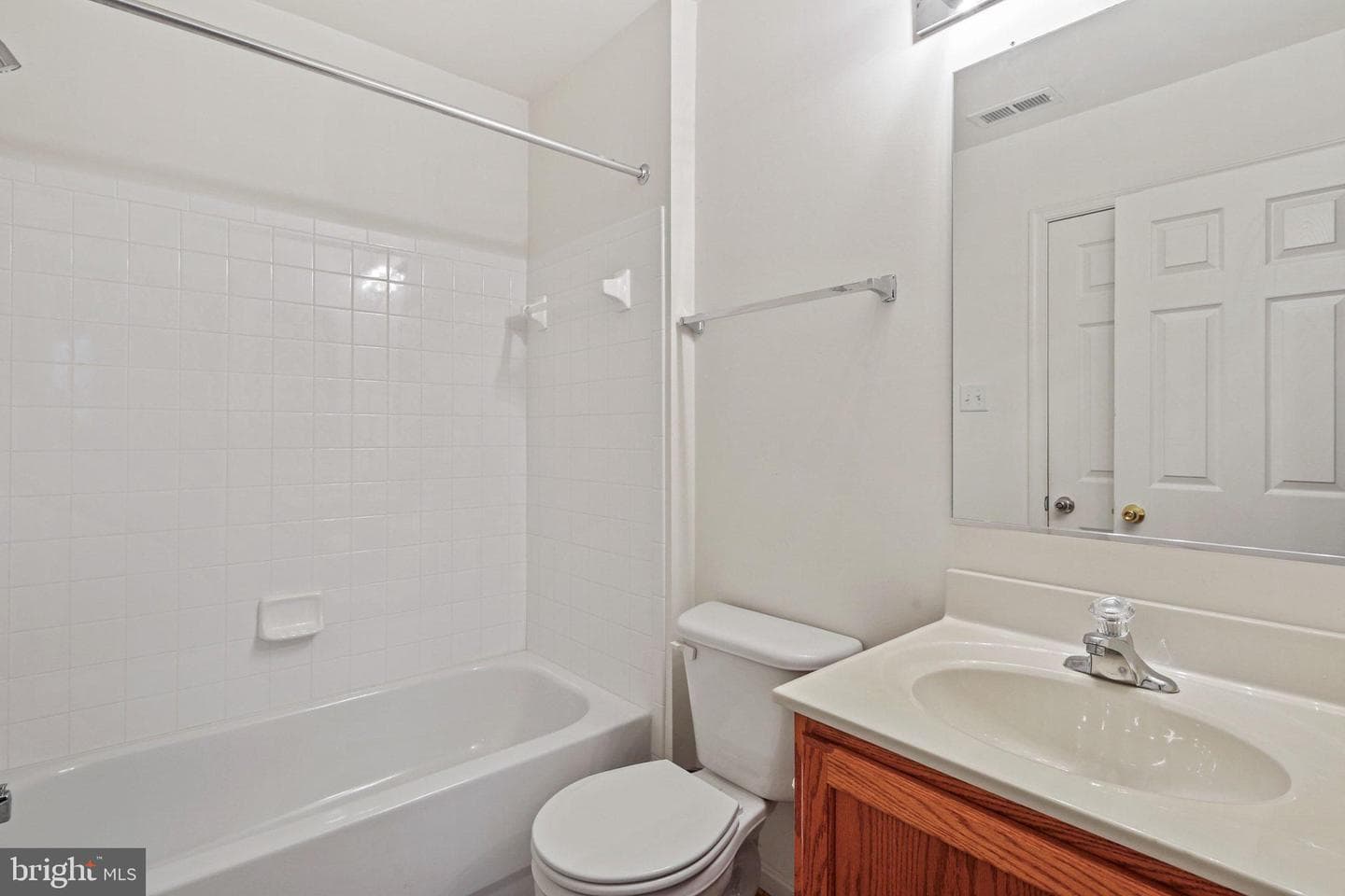 1739 Trestle Street photo 31