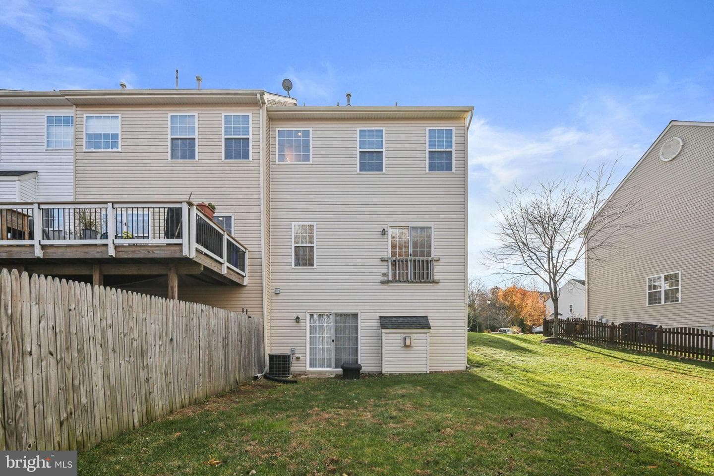 1739 Trestle Street photo 32