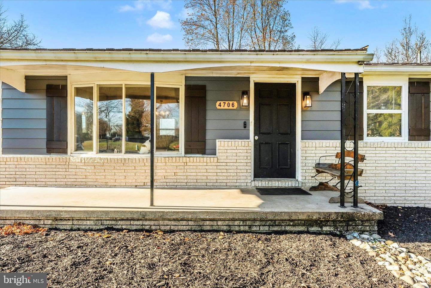 4706 Warner Drive photo 2