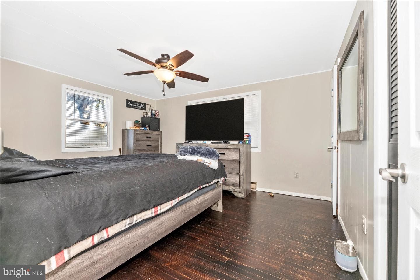 4706 Warner Drive photo 20
