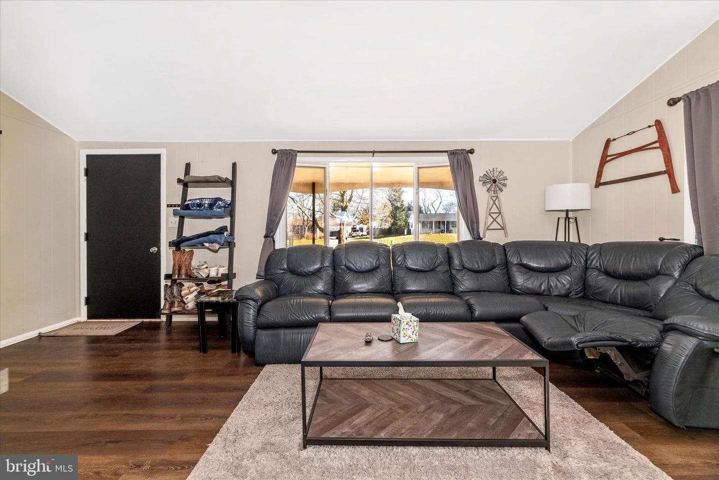 4706 Warner Drive photo 4