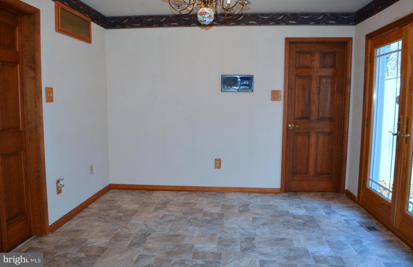 2311 Leeward Drive photo 11