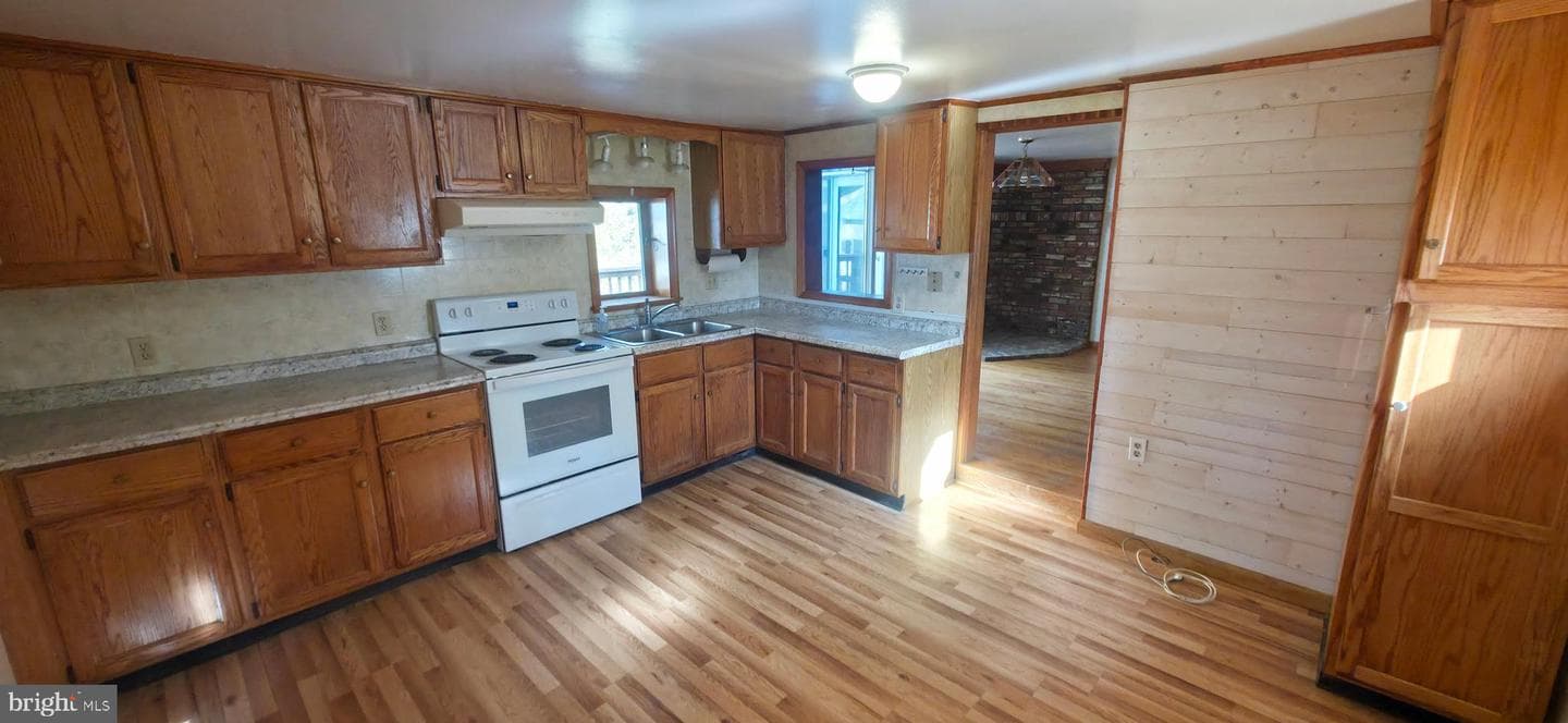 1326 Old New Windsor Road photo 2