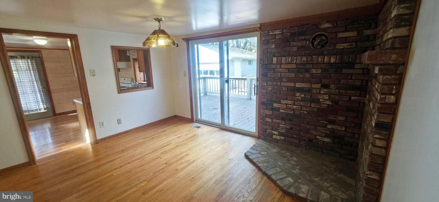 1326 Old New Windsor Road photo 3