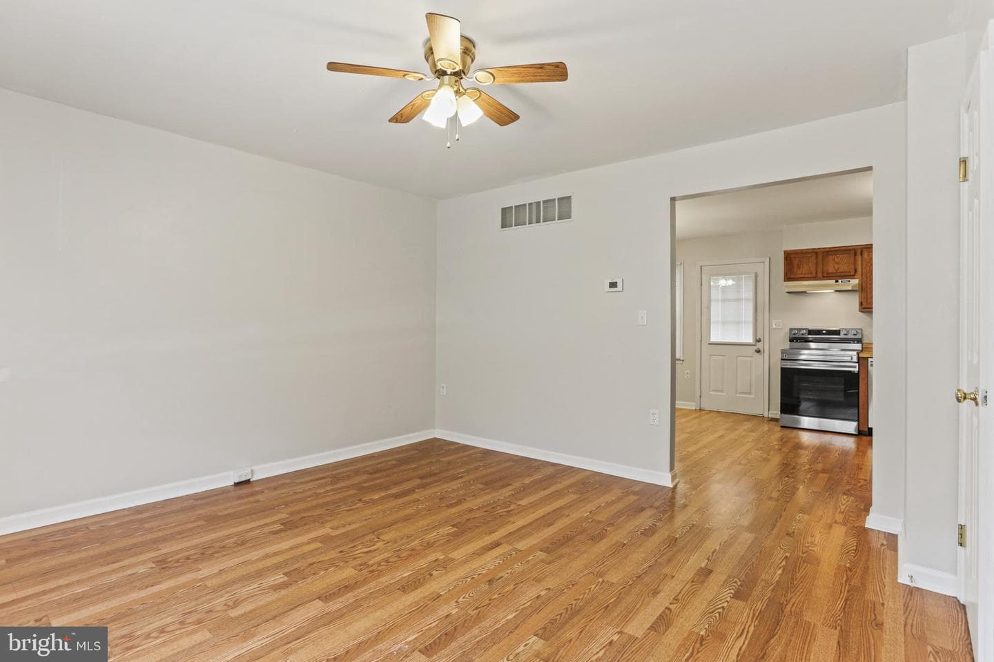 412 Windy Knoll Drive photo 3